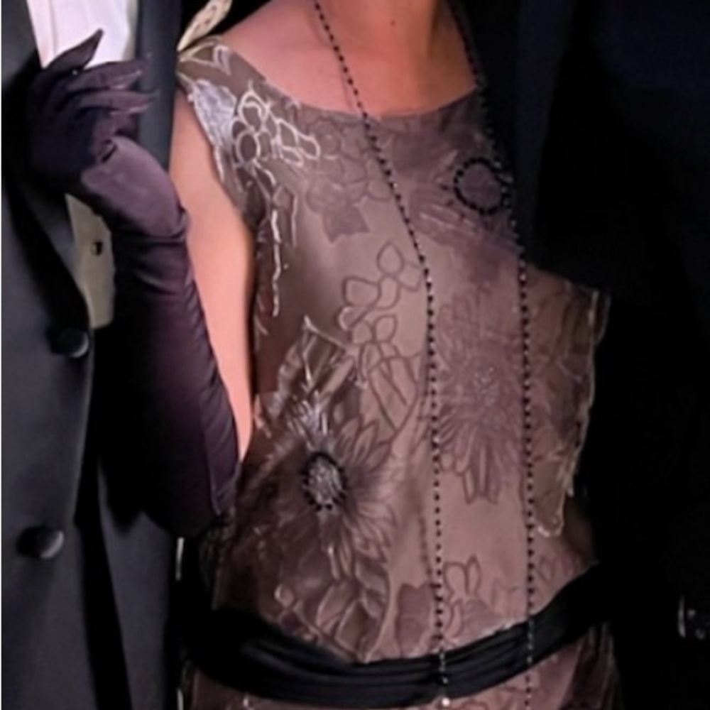 1920’s vintage sleeveless velvet dress- Includes gloves & tiara.